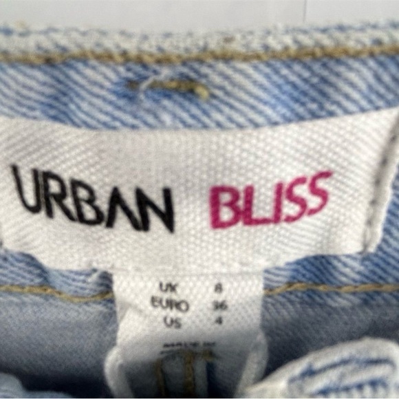 Urban Bliss Women's High Rise Denim Shorts Light Wash Blue Size 4 Casual Summer - Picture 9 of 10